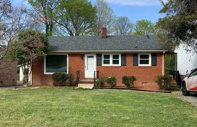Cute 3 BR/ 1 BA Off Gate City Blvd. photos photos