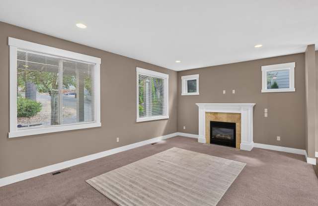 Spacious Gresham Home with Updated Kitchen, Primary Suite & Private Backyard Gallery 4