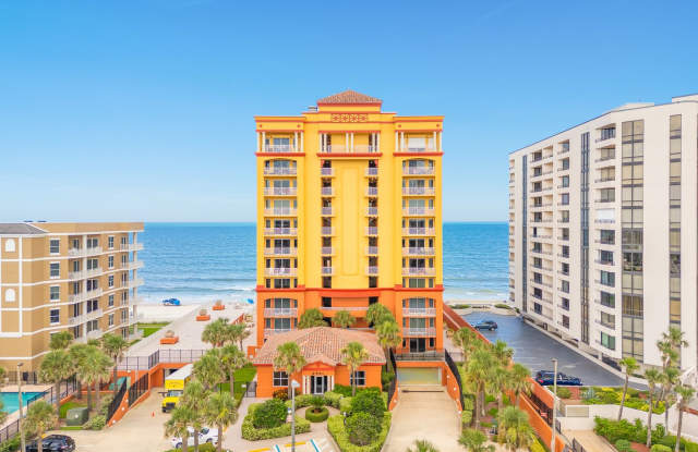 Luxury Meets the Ocean – Stunning 3-Bedroom Condo in Daytona Beach Shores Gallery 3