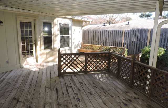 3 bedroom 2 bath in Reston Place Gallery 3