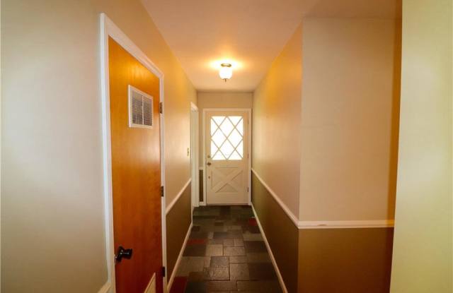 130 CARMELVIEW Drive Gallery 4