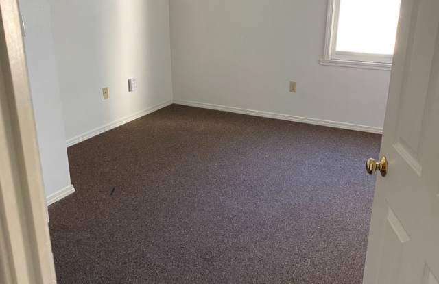 2 Bedroom Townhouse in the Heart of Ellettsville Gallery 3