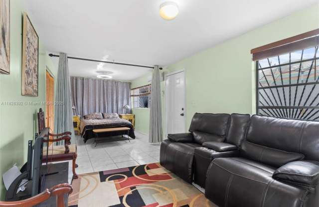 410 East Dr photos photos