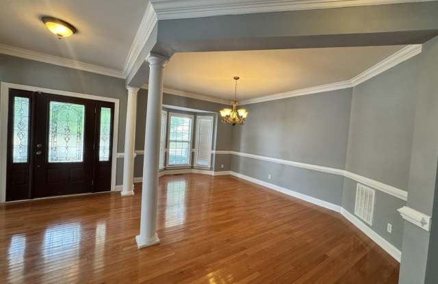 Fabulous home! 5 Bedrooms, 4 Bathrooms!!   ***HALF OFF FIRST FULL MONTH RENT*** Gallery 4