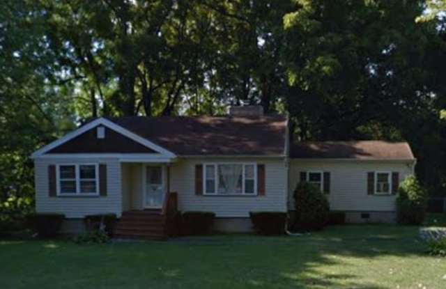 4-Bedroom Single-Family Home for Rent Near RIT! Gallery 1