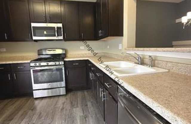 649 Cary Woods Cir Cary, IL 60013 Gallery 4