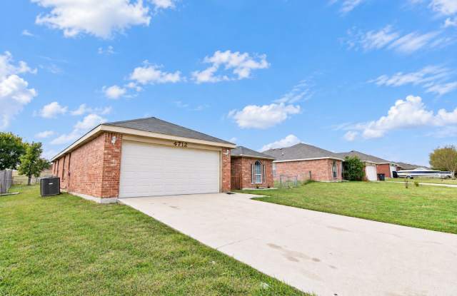 4712 Aspen Dr Gallery 2