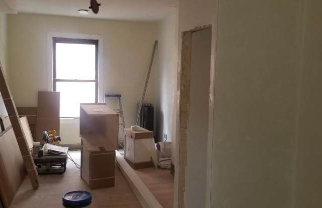 Newbury St. Studio apartment available Now - 272 Newbury Street, Boston, MA 02116