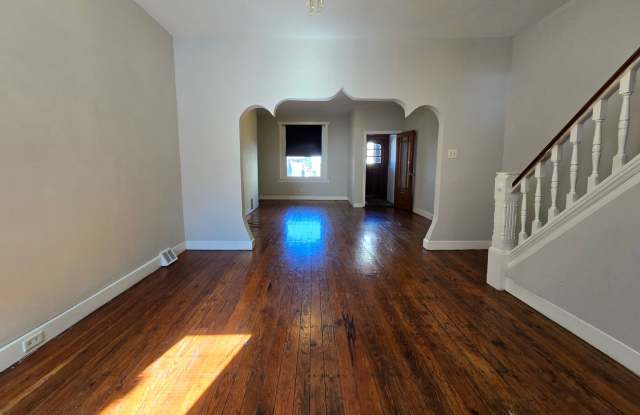 Huge 4 bed 2 full bath home in the heart of Fairmount. photos photos