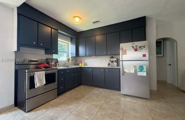 5769 SW 5th Ter photos photos