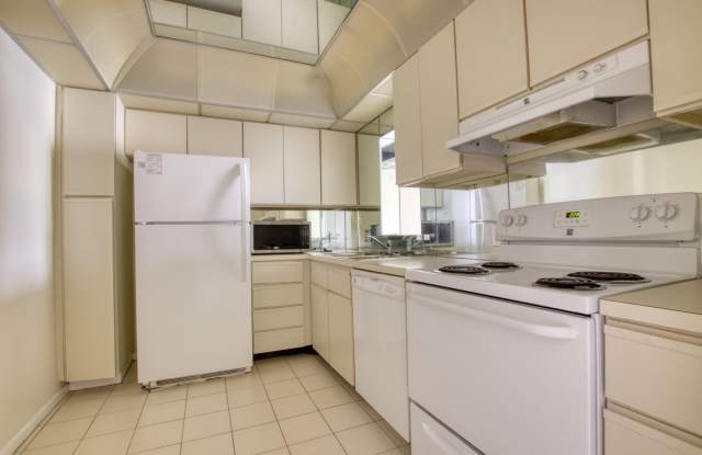 4657 Fountains Drive S Gallery 4