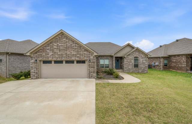 Mins from LRAFB with Solar panels photos photos