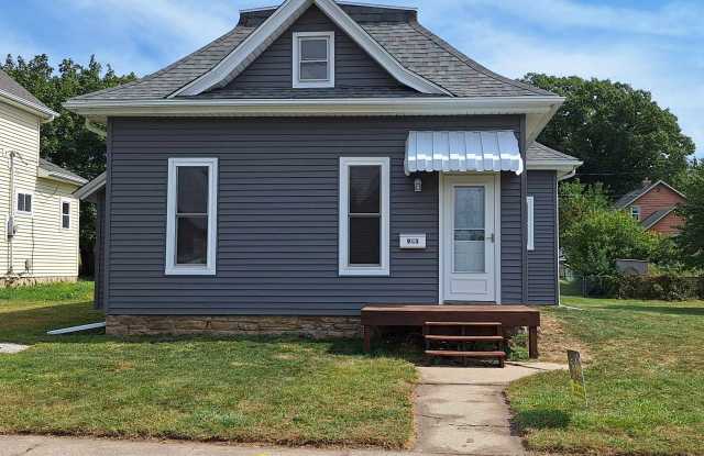 943 6th Street photos photos