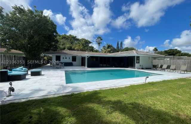 2115 Alamanda Dr Gallery 1