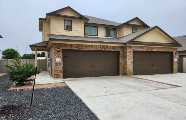 3bd/2.5ba in Seguin photos photos