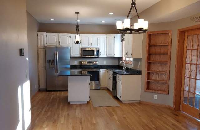 Spacious 3-Bedroom Home on 2.5 Acres in Hudson, WI Gallery 3