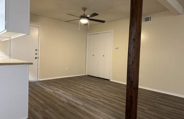 1004 Indian Trail - B Gallery 2
