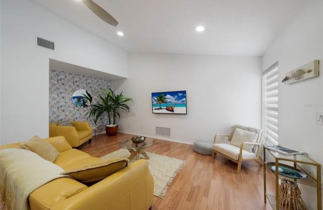 643 MOBILE Road Gallery 3