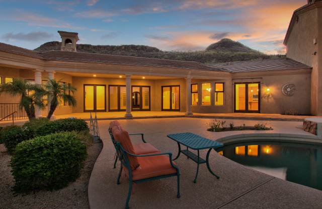 9245 N CRIMSON Canyon Gallery 3