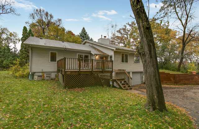 8912 W Bush Lake Road Gallery 2