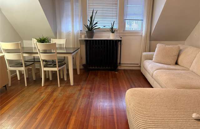 110 Elliott Avenue unit: 3 photos photos