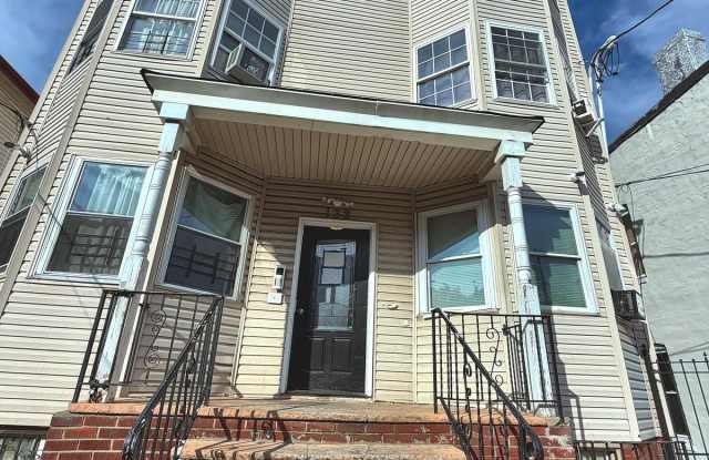 132 Wilkinson Avenue Gallery 1