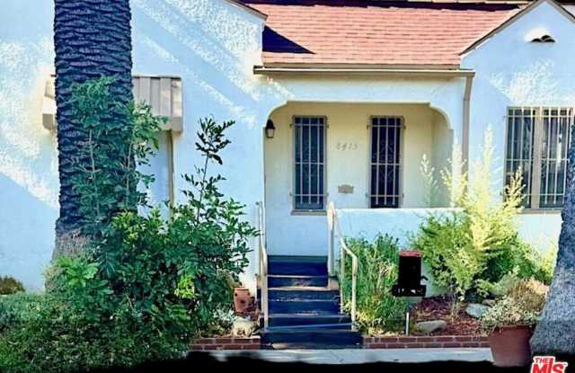 8415 Rosewood Ave photos photos