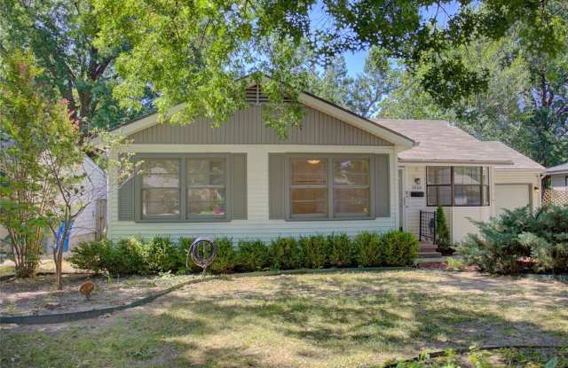 Welcome home to midtown charm! Gallery 1