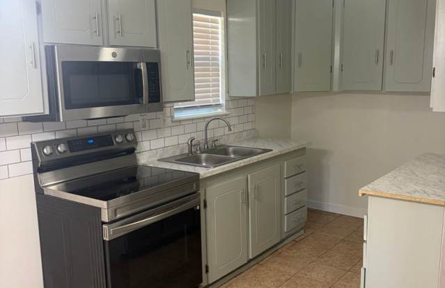 3 Bedroom and 1.5 Bathroom House Gallery 3