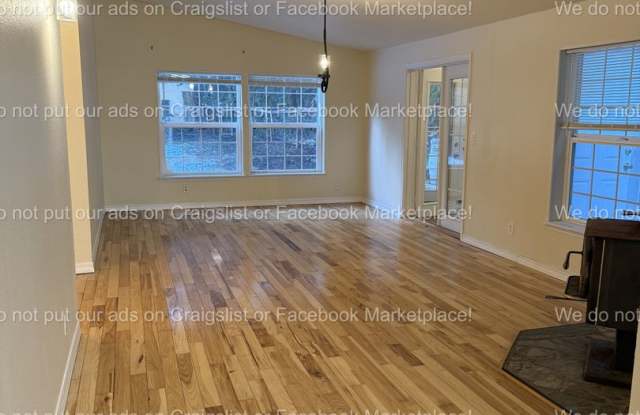 Updated 3-Bedroom Home with Detached 2-Car Garage on 1.65 Acres in Duvall! photos photos