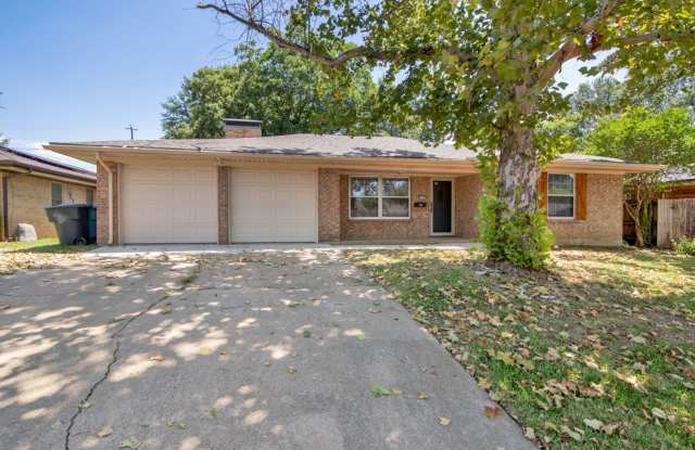 3/2/2 in Quiet Sherman Neighborhood Near Fairview Park! photos photos