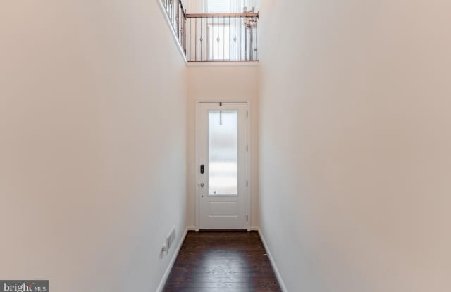 42506 DOGWOOD GLEN Square Gallery 4
