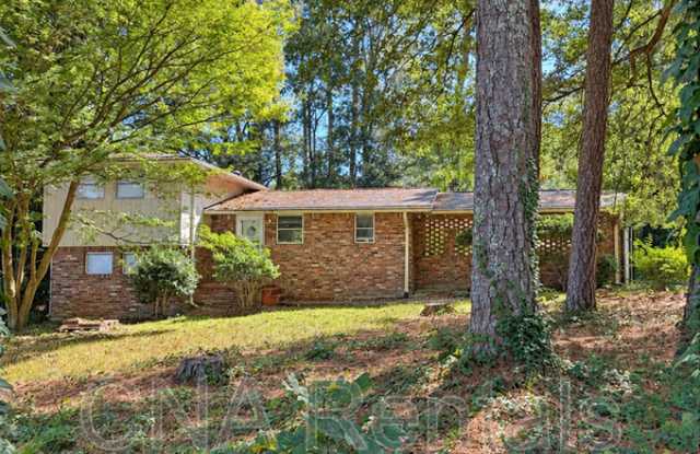 2454 Warwick Cir Gallery 2