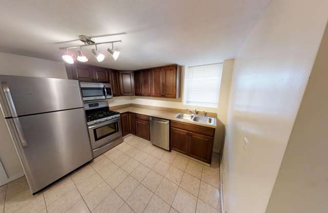 1005 E Colvin St Apt 2 Gallery 2