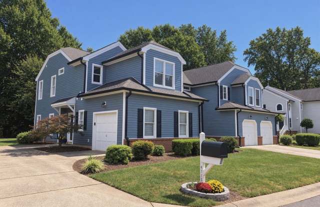 Furnished Townhome in the Davis Lake Community Gallery 1