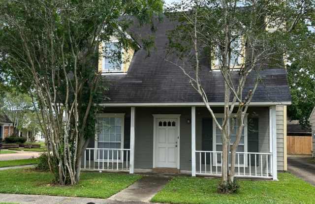 3 BR/ 2 BA house in Oak Hills Area! Perkins/Bluebonnet - 1772 Manor Oak Drive, Oak Hills Place, LA 70810
