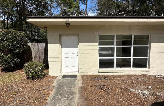 101 E Mills photos photos