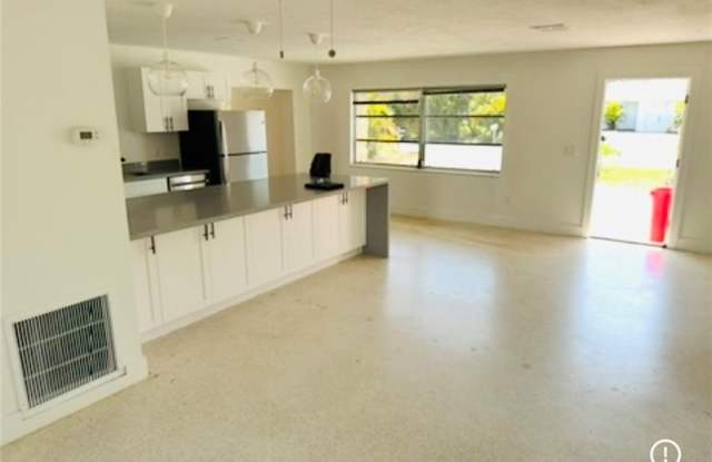 4560 Capri Dr Gallery 3