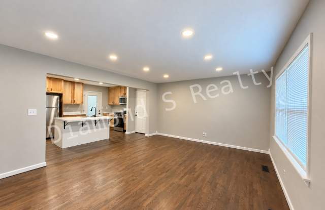 Gorgeous and Upscale 3 Bedroom Home Available!! Gallery 3