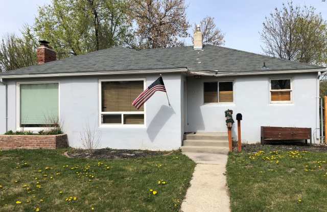 Charming 2-Bedroom Home with Office  Huge Backyard in Prime Boise Location! photos photos