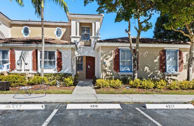 Spacious 3-bedroom, 3-bathroom home photos photos