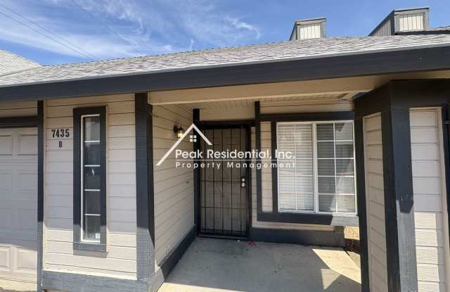 Updated 2bd/2ba Sacramento Duplex Gallery 4