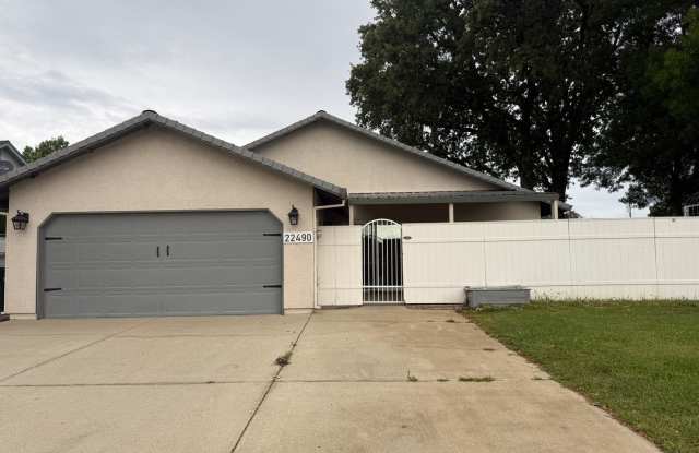 3-bedroom, 2-bath home in Palo Cedro, situated on the golf course! photos photos