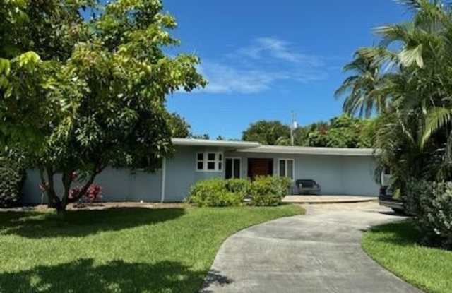 510 BANYAN Way Gallery 2