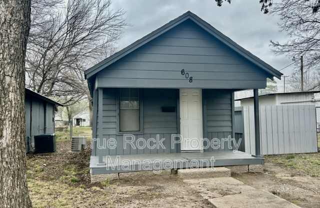 608 W. 4th photos photos