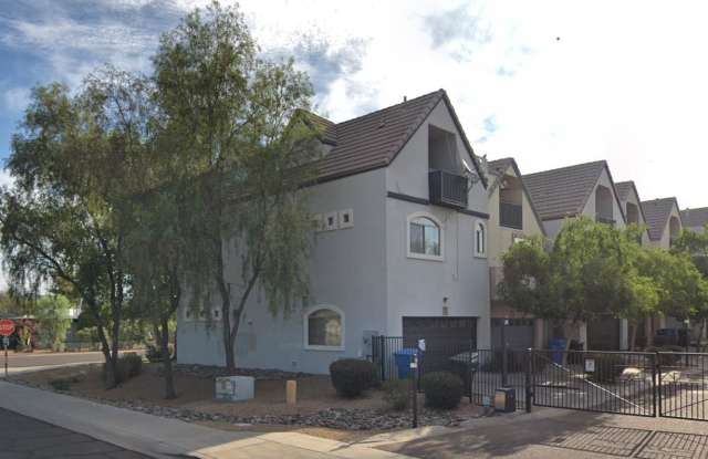 2831 E Pinchot Avenue Gallery 2