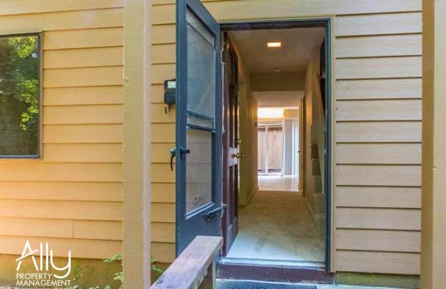 1 Four Seasons Drive - 1 Gallery 2