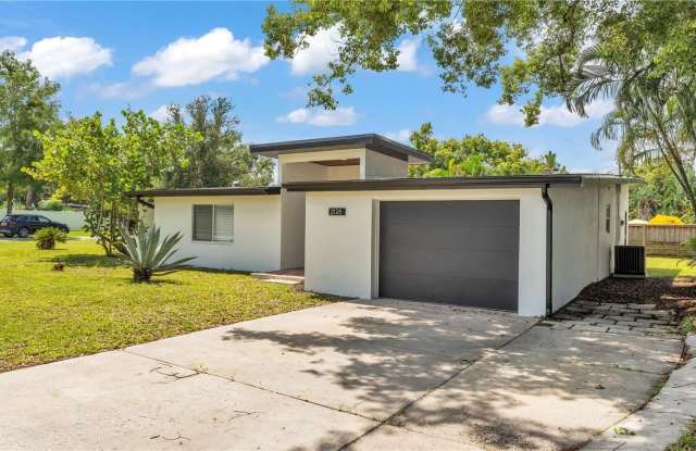 2128 SYCAMORE DRIVE photos photos