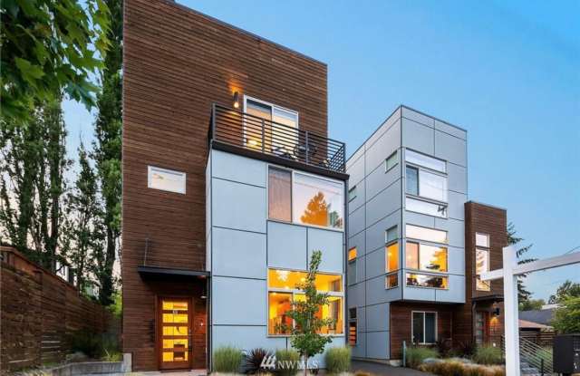 Welcome Home 3 bd 2.5 ba - West Seattle Townhome photos photos