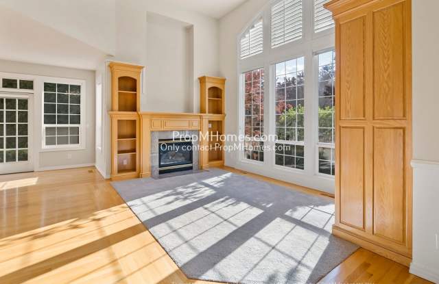 Stunning Lake Oswego Three Bedroom Oak Creek Home On Corner Lot! photos photos